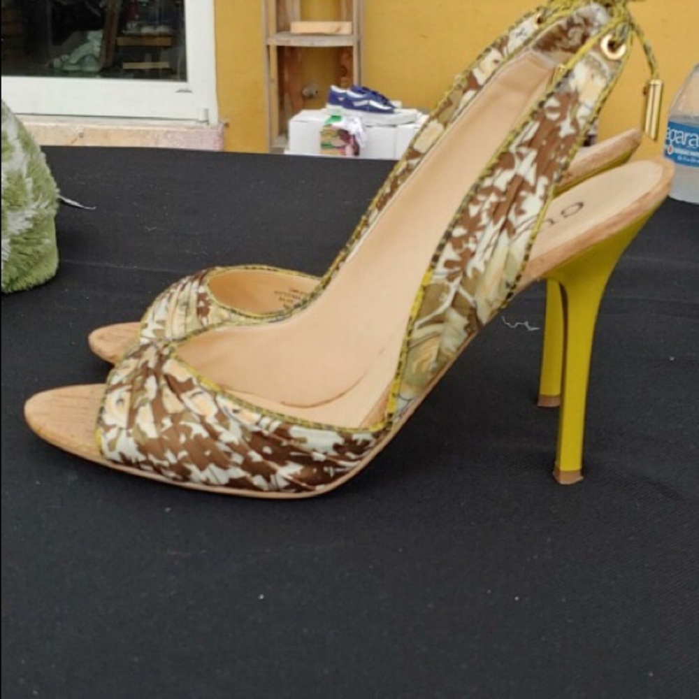 GUESS heels